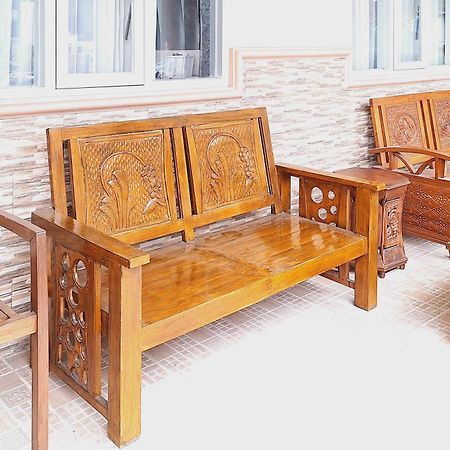 Villa Bukit Bunga Syariah Redpartner Pacet Mojokerto Exterior foto
