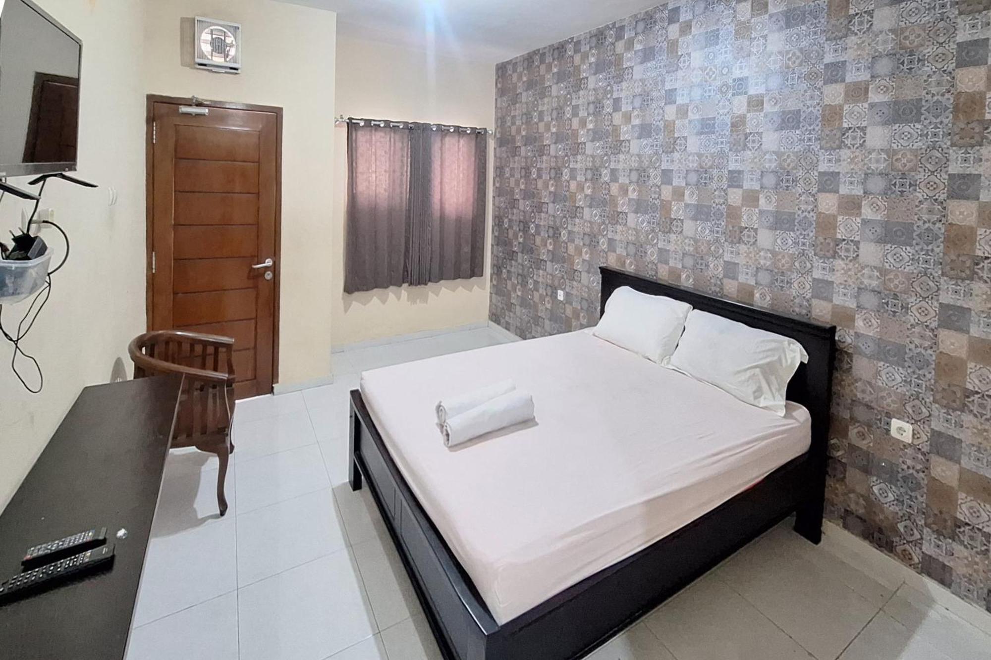 Villa Bukit Bunga Syariah Redpartner Pacet Mojokerto Exterior foto