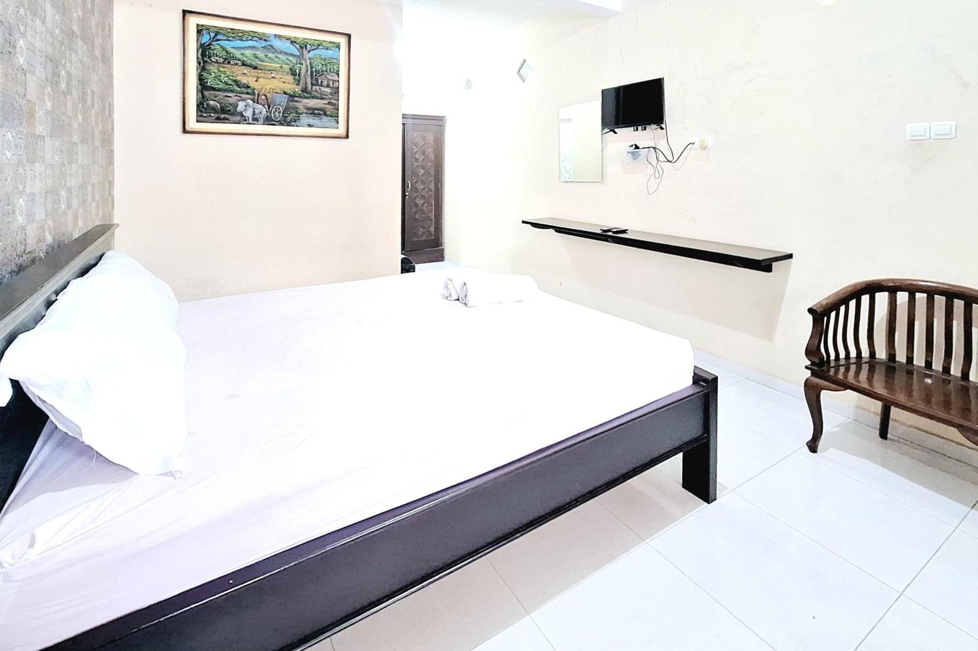 Villa Bukit Bunga Syariah Redpartner Pacet Mojokerto Exterior foto