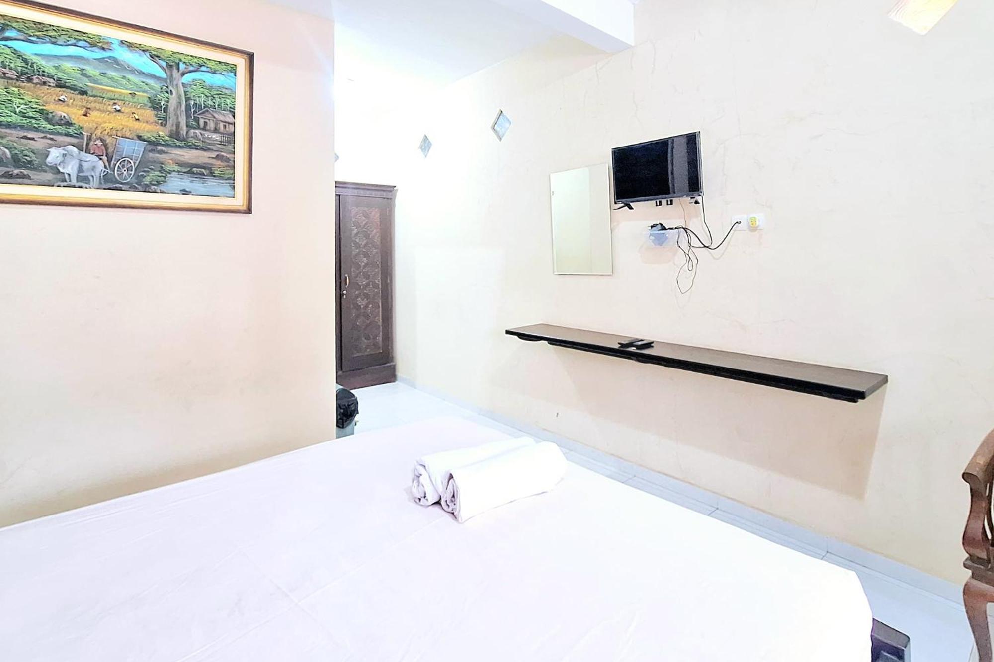 Villa Bukit Bunga Syariah Redpartner Pacet Mojokerto Exterior foto