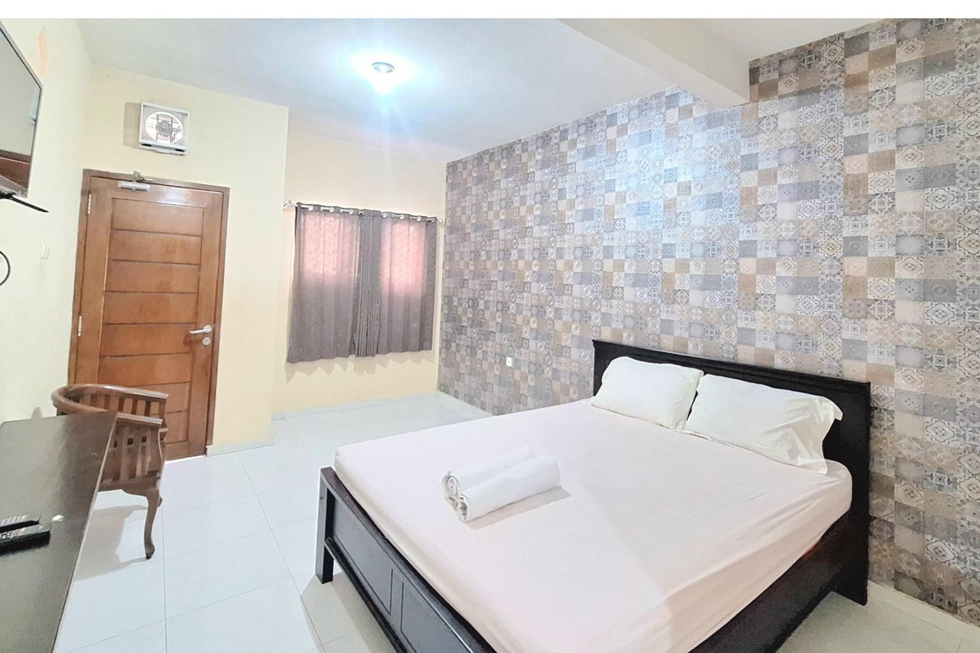 Villa Bukit Bunga Syariah Redpartner Pacet Mojokerto Exterior foto